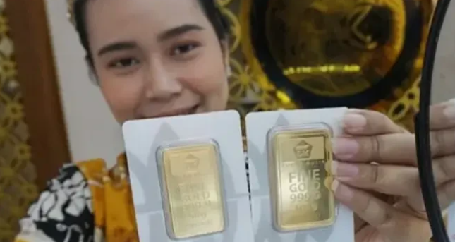 Harga Emas Melonjak Tajam