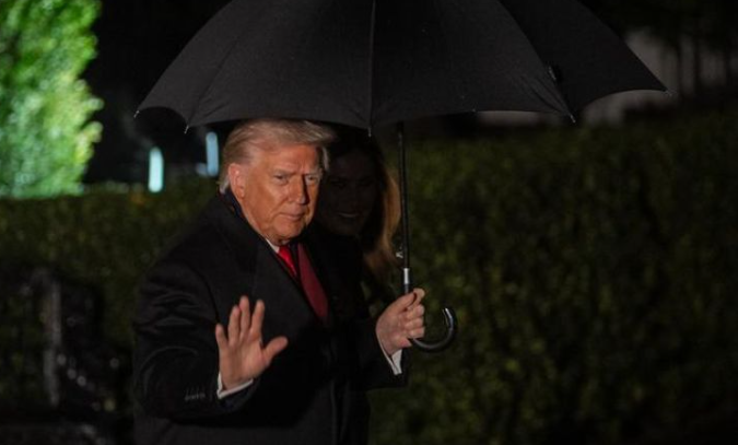 Trump Ancam Tarif Baru ke Negara yang Berbisnis Dengan Iran